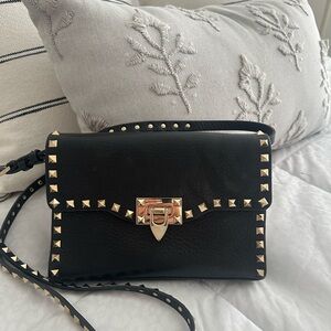100% AUTHENTIC Valentino Garavani Small Rockstud Grainy Calfskin Crossbody Bag